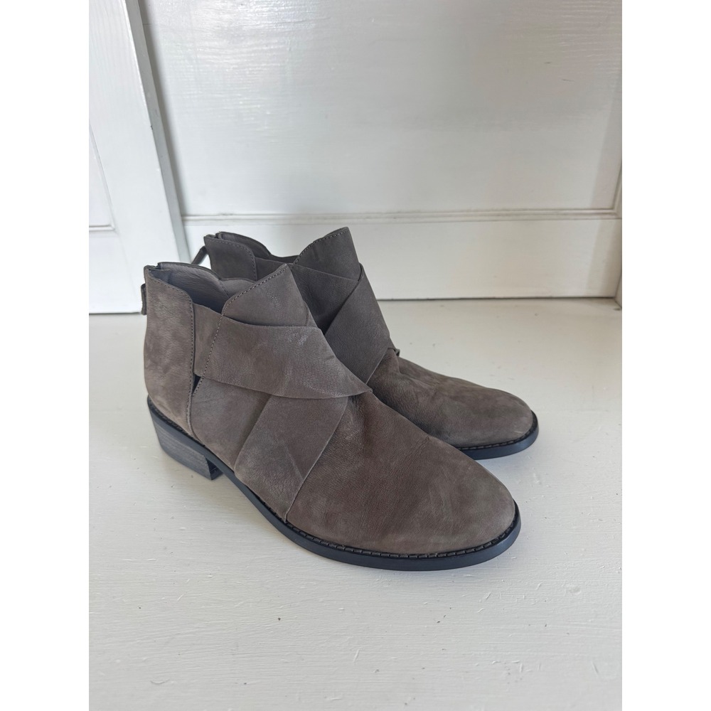 Eileen Fisher taupe gray Kay ankle boots size 8.5